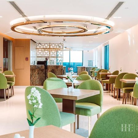 He Hotel Apartments ドバイ エクステリア 写真 The lounge at the airport